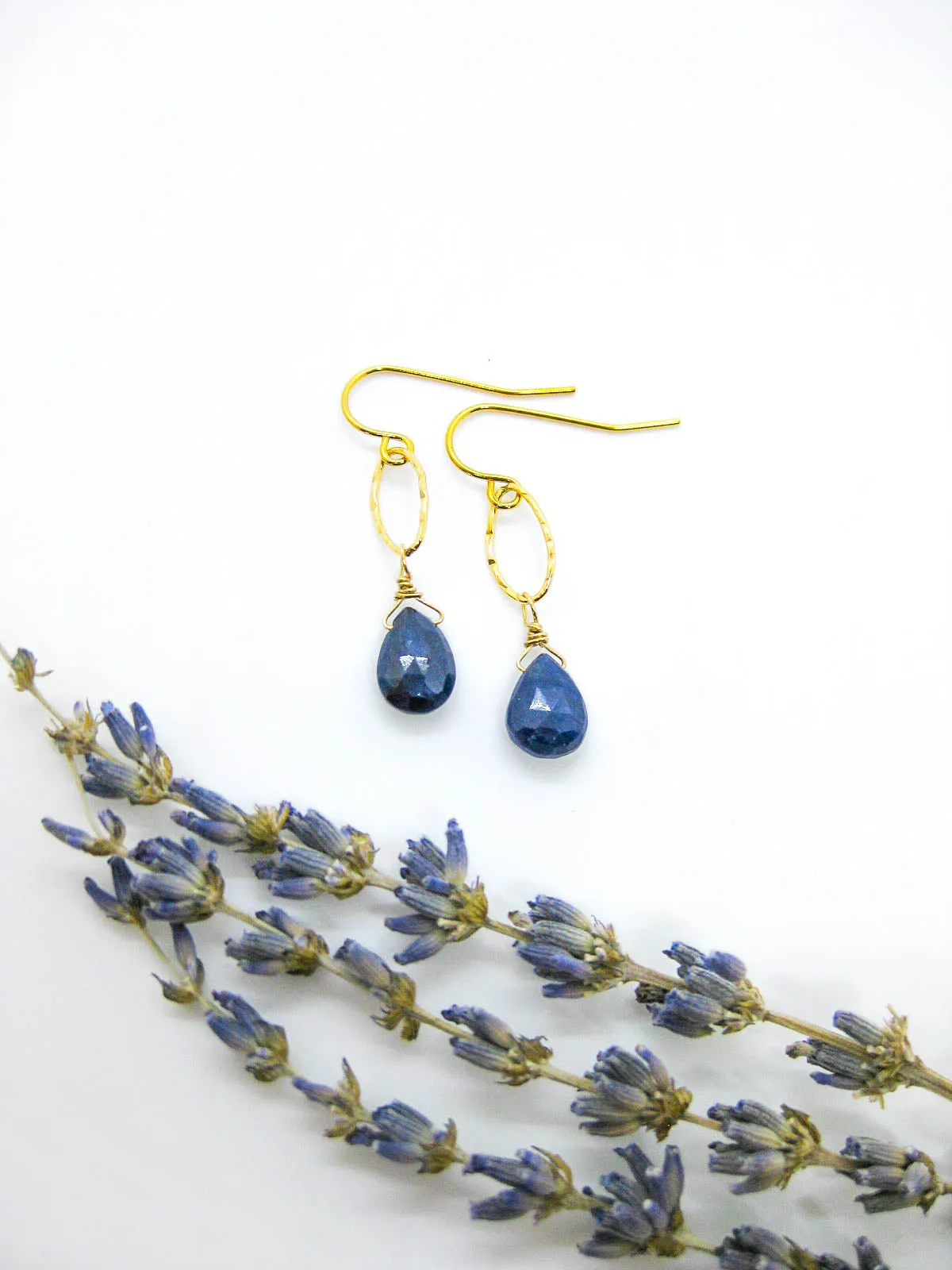 Chrysanthe: Sapphire Earrings - e635