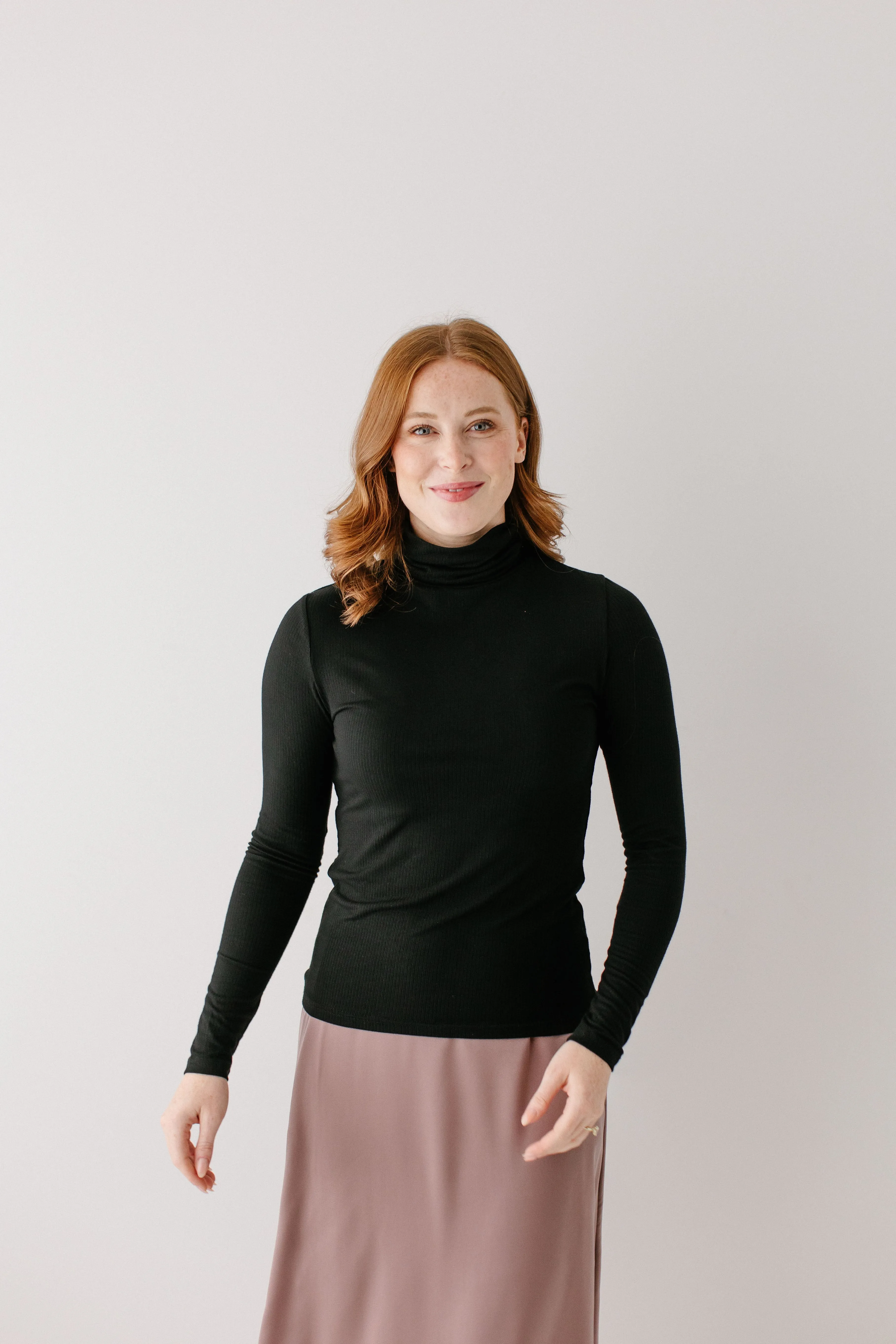 'Zuri' Ribbed Turtleneck in Black FINAL SALE