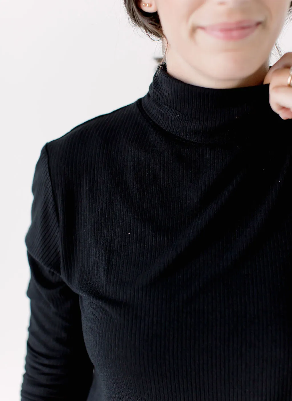 'Zuri' Ribbed Turtleneck in Black FINAL SALE