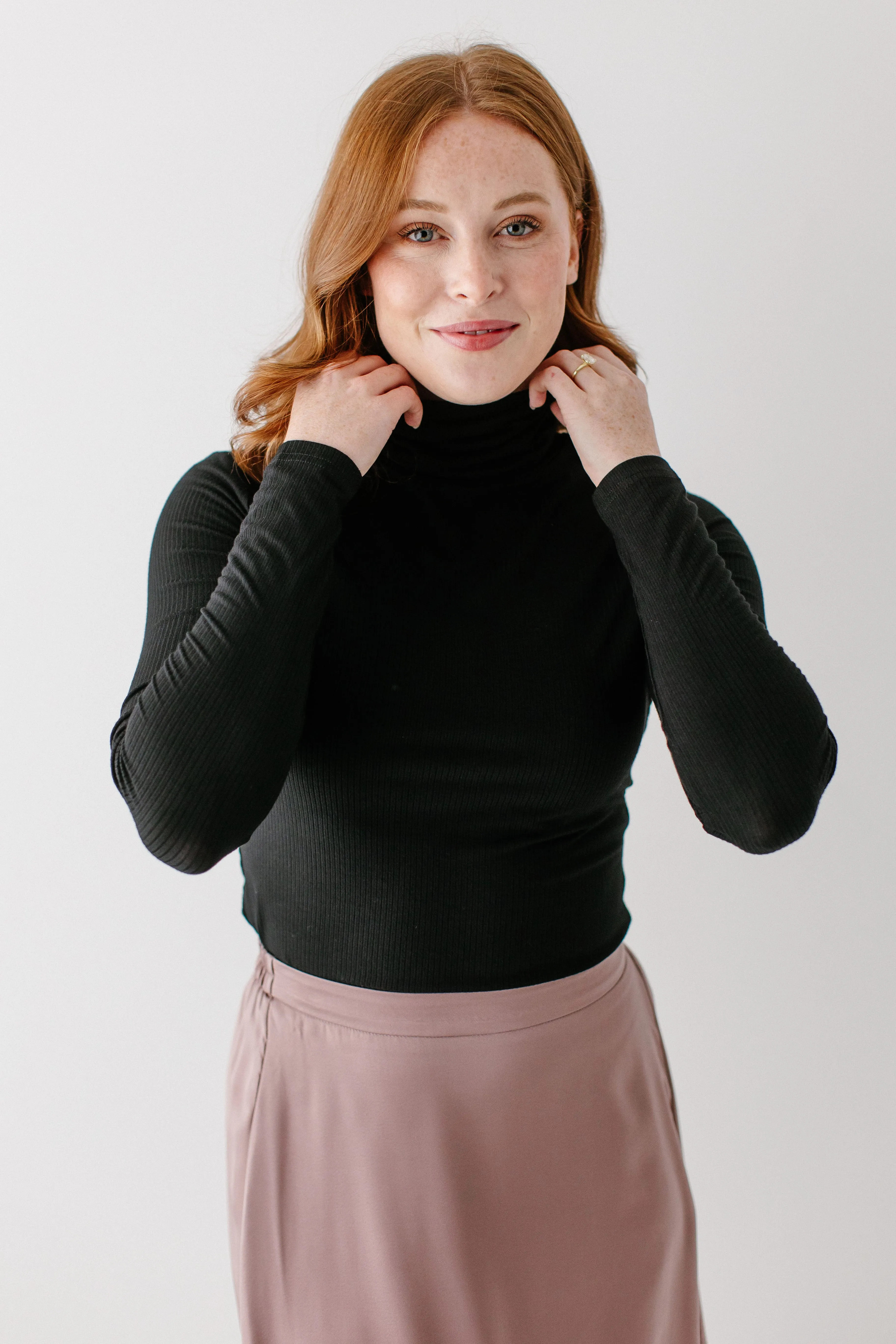 'Zuri' Ribbed Turtleneck in Black FINAL SALE